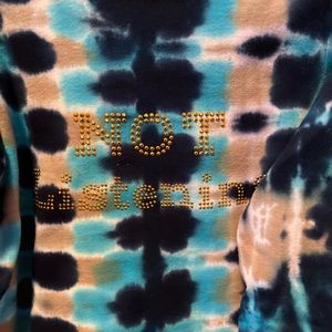 Says “Listening NOT Listening” girls size 10 top by Lemon - vintage